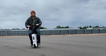 Honda Motocompacto Review: Maybe you’ve ridden a desk, how about a briefcase?